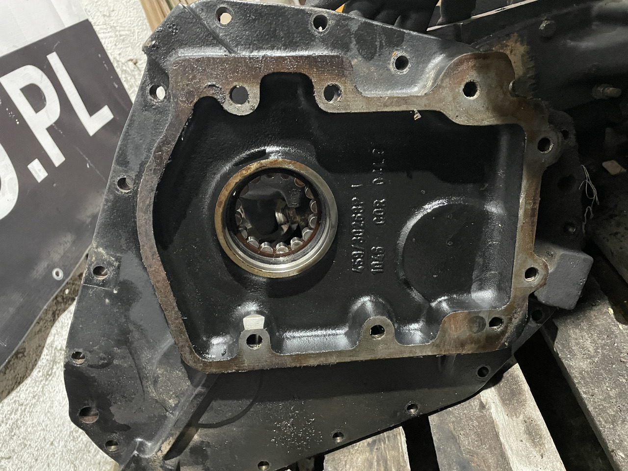 JCB Fastrac - osłona rozdzielacza 459/30268 - Växellåda och reservdelar för Byggmaskiner: bild 1 JCB Fastrac - osłona rozdzielacza 459/30268 - Växellåda och reservdelar för Byggmaskiner: bild 1