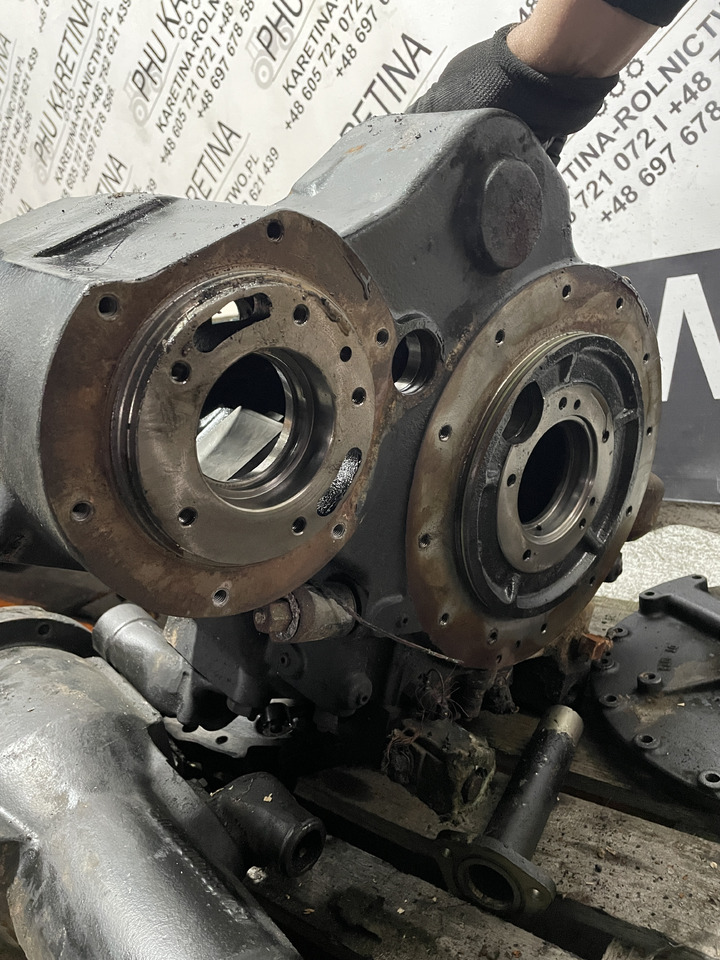 JCB Fastrac - pokrywa skrzyni biegów - Växellåda och reservdelar för Byggmaskiner: bild 1 JCB Fastrac - pokrywa skrzyni biegów - Växellåda och reservdelar för Byggmaskiner: bild 1