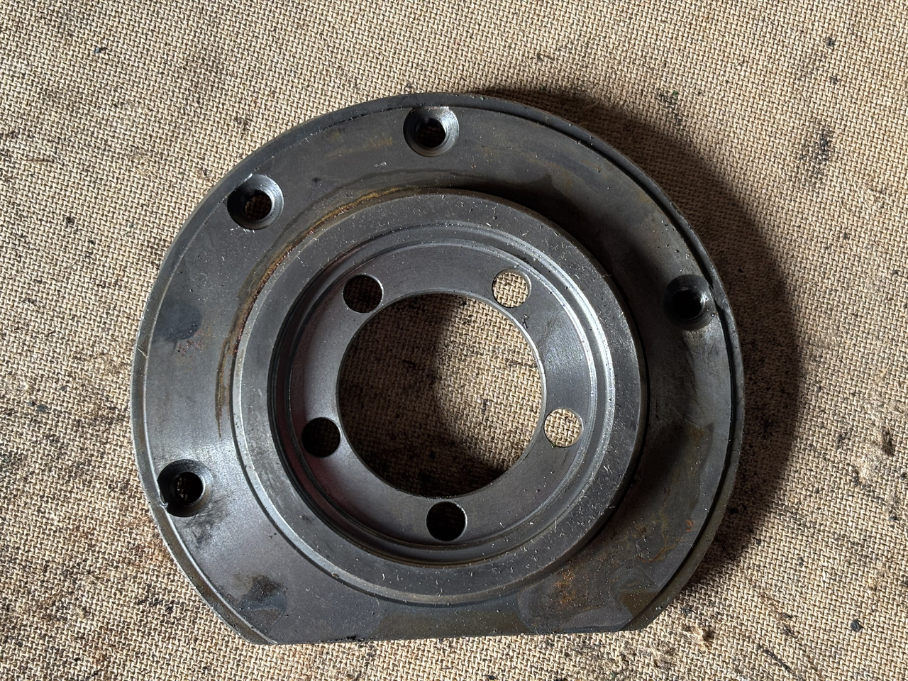 John Deere 6010 6110 6210 Obudowa Łożyska L113330 - Motorlager för Lantbruksmaskiner: bild 2 John Deere 6010 6110 6210 Obudowa Łożyska L113330 - Motorlager för Lantbruksmaskiner: bild 2