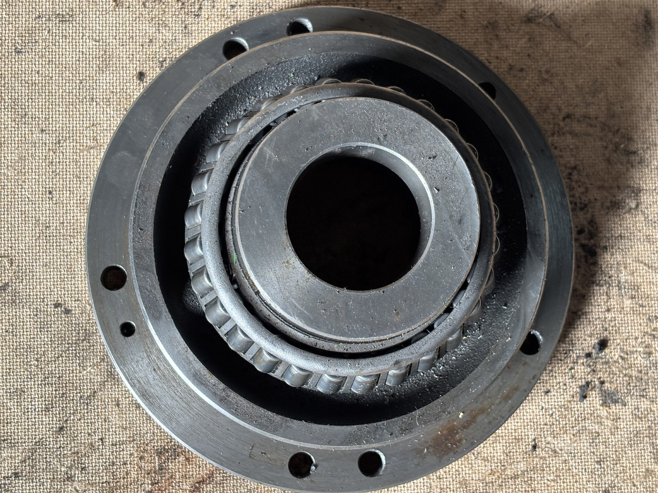 John Deere 6010 6110 6210 Pokrywa Łożyska Pierścień Łożysko L102019 AL112560 AL156506 - Motorlager för Lantbruksmaskiner: bild 2 John Deere 6010 6110 6210 Pokrywa Łożyska Pierścień Łożysko L102019 AL112560 AL156506 - Motorlager för Lantbruksmaskiner: bild 2