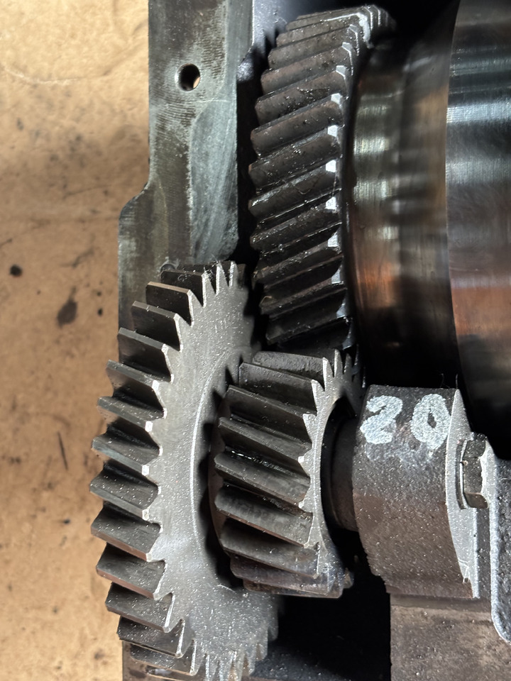 Drivaxel för Lantbruksmaskiner John Deere 6110, 6000, 6010 Przystawka Przedniego Napędu L76149 L101047: bild 8 Drivaxel för Lantbruksmaskiner John Deere 6110, 6000, 6010 Przystawka Przedniego Napędu L76149 L101047: bild 8