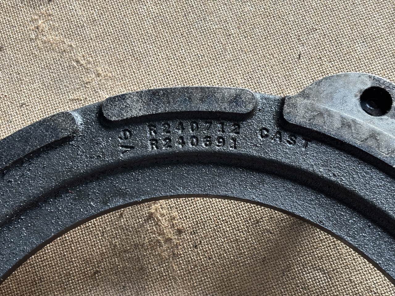 John Deere 6830 6930 7330 7425 Docisk Hamulca Płytka R240691 - Bromsskivor för Lantbruksmaskiner: bild 2 John Deere 6830 6930 7330 7425 Docisk Hamulca Płytka R240691 - Bromsskivor för Lantbruksmaskiner: bild 2