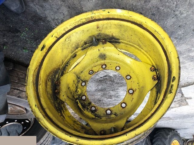 John Deere - Felga 15x28 - Fälg för Lantbruksmaskiner: bild 2 John Deere - Felga 15x28 - Fälg för Lantbruksmaskiner: bild 2