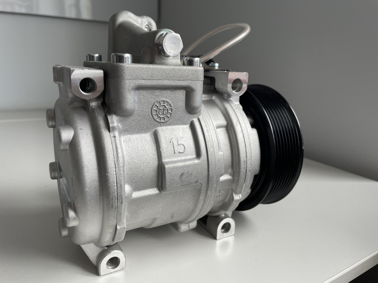 Kompresor sprężarka klimatyzacji John Deere 3000 5000 6000 7000 Claas Ares 10B17-ACE99505 - A/C kompressor för Lantbruksmaskiner: bild 3 Kompresor sprężarka klimatyzacji John Deere 3000 5000 6000 7000 Claas Ares 10B17-ACE99505 - A/C kompressor för Lantbruksmaskiner: bild 3