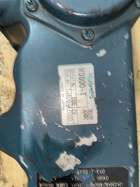 Kubota V3600 , V3300 kolektor wydechowy turbospręźarka turbina - Avgasgrenrör för Lantbruksmaskiner: bild 3 Kubota V3600 , V3300 kolektor wydechowy turbospręźarka turbina - Avgasgrenrör för Lantbruksmaskiner: bild 3