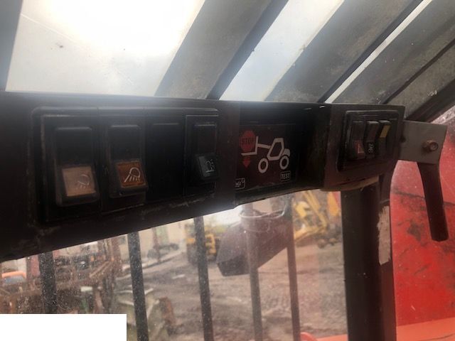 Manitou 628 - Kabina - Hytt för Teleskoplastar: bild 4 Manitou 628 - Kabina - Hytt för Teleskoplastar: bild 4