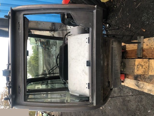 Manitou - Kabina - Hytt för Lantbruksmaskiner: bild 2 Manitou - Kabina - Hytt för Lantbruksmaskiner: bild 2