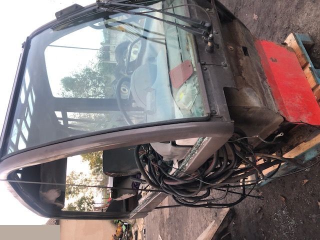 Manitou - Kabina - Hytt för Lantbruksmaskiner: bild 5 Manitou - Kabina - Hytt för Lantbruksmaskiner: bild 5