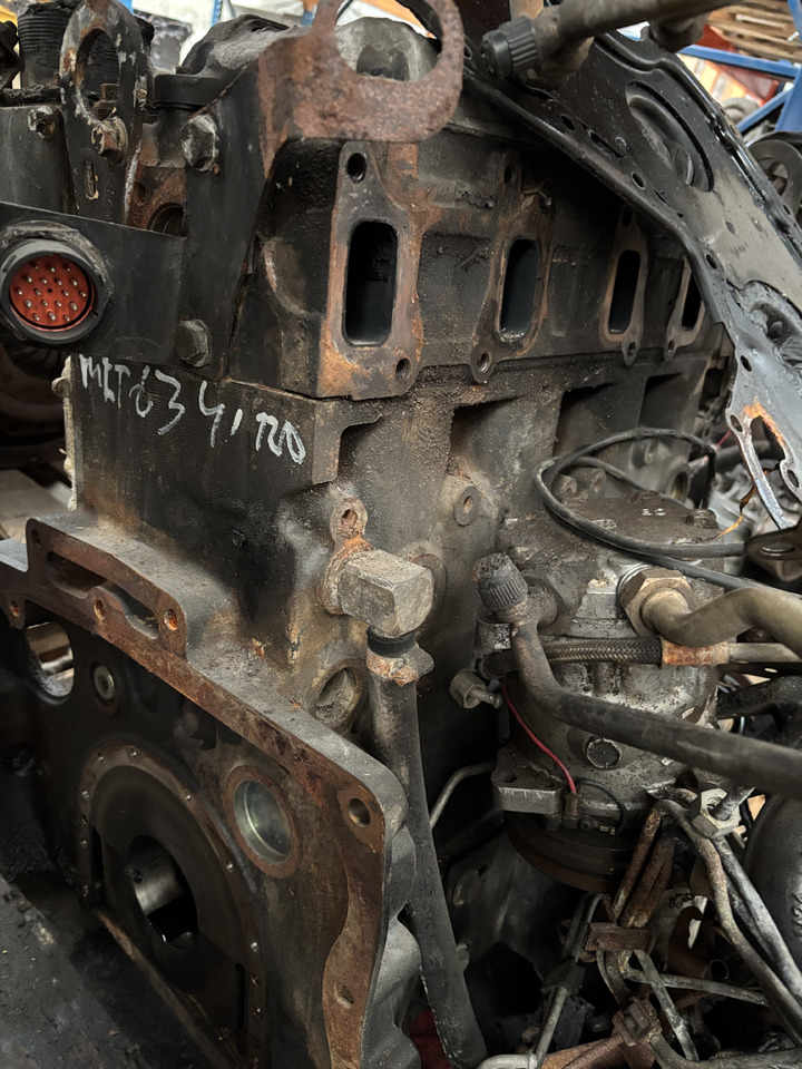 Manitou MLT 634-120 Perkins Silnik Blok Tryby Koło Pasowe Pokrywa Wał Korbowy CZĘŚCI - Vevaxel för Lantbruksmaskiner: bild 4 Manitou MLT 634-120 Perkins Silnik Blok Tryby Koło Pasowe Pokrywa Wał Korbowy CZĘŚCI - Vevaxel för Lantbruksmaskiner: bild 4