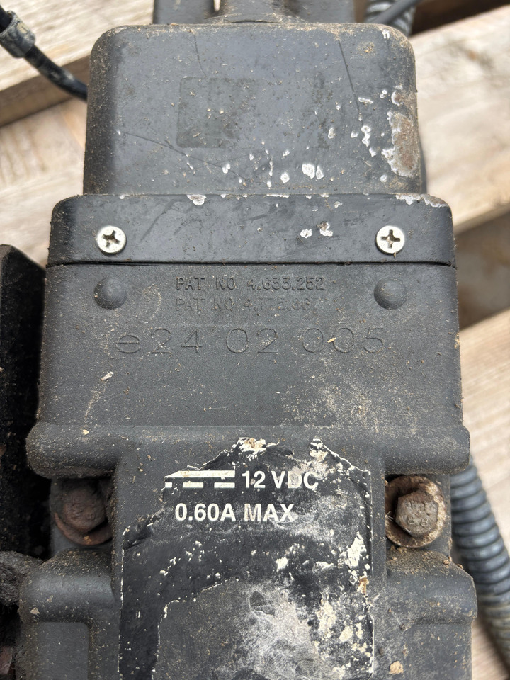 Massey Ferguson, Landini, Claas Radar Sensor Czujnik Prędkości Miernik Areału 3714290M2 - Sensor för Lantbruksmaskiner: bild 4 Massey Ferguson, Landini, Claas Radar Sensor Czujnik Prędkości Miernik Areału 3714290M2 - Sensor för Lantbruksmaskiner: bild 4