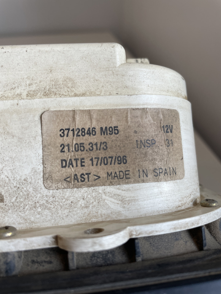 Massey Fergusson 8160 - licznik zegary 3712846M95 - Instrumentbräda för Lantbruksmaskiner: bild 3 Massey Fergusson 8160 - licznik zegary 3712846M95 - Instrumentbräda för Lantbruksmaskiner: bild 3