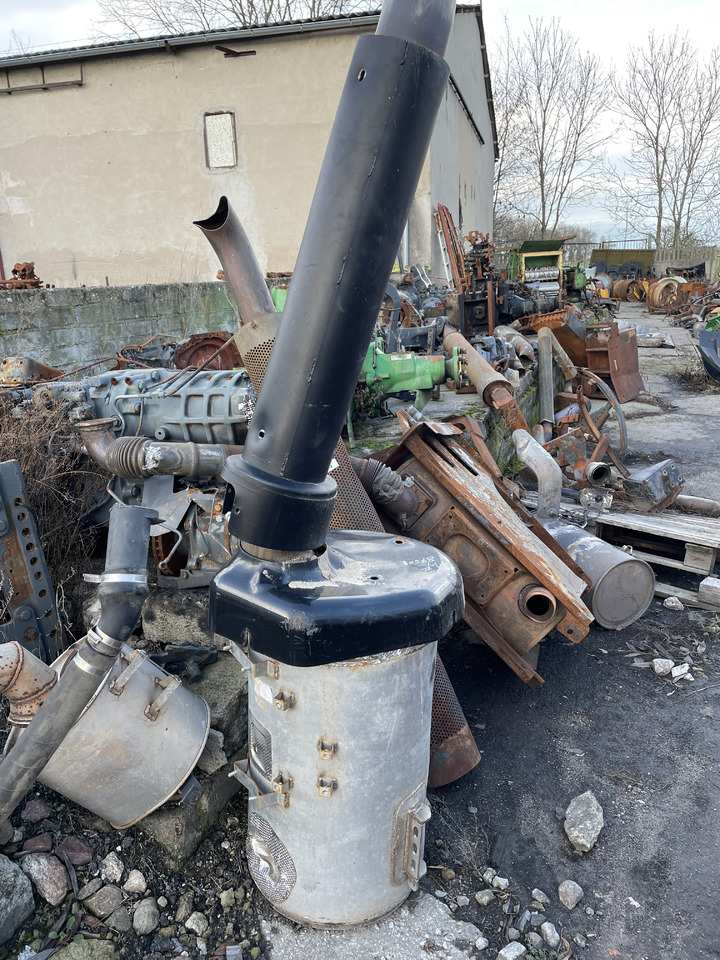 Massey Fergusson 8670 - wydech tłumik - Ljuddämpare för Lantbruksmaskiner: bild 1 Massey Fergusson 8670 - wydech tłumik - Ljuddämpare för Lantbruksmaskiner: bild 1