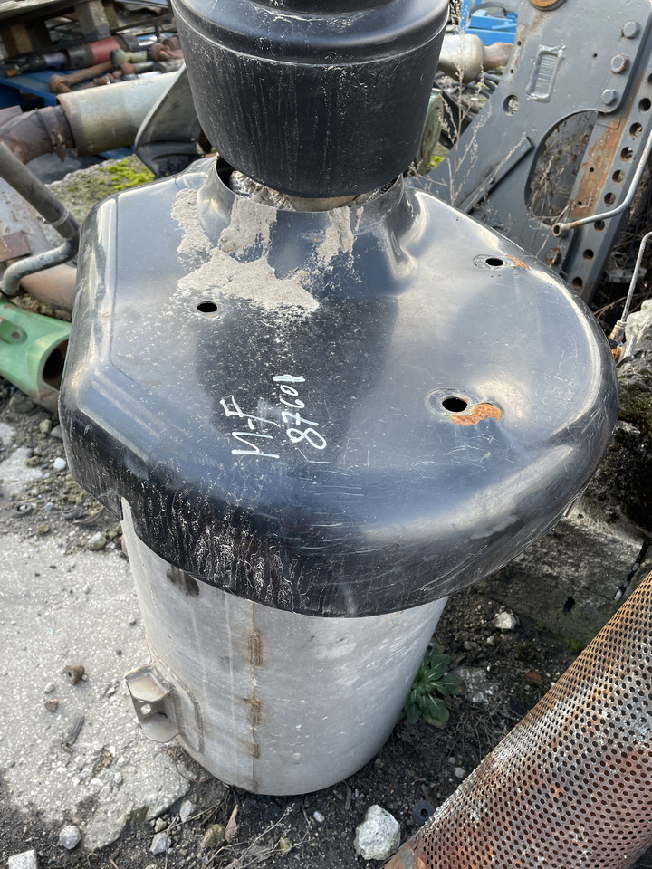 Massey Fergusson 8670 - wydech tłumik - Ljuddämpare för Lantbruksmaskiner: bild 2 Massey Fergusson 8670 - wydech tłumik - Ljuddämpare för Lantbruksmaskiner: bild 2