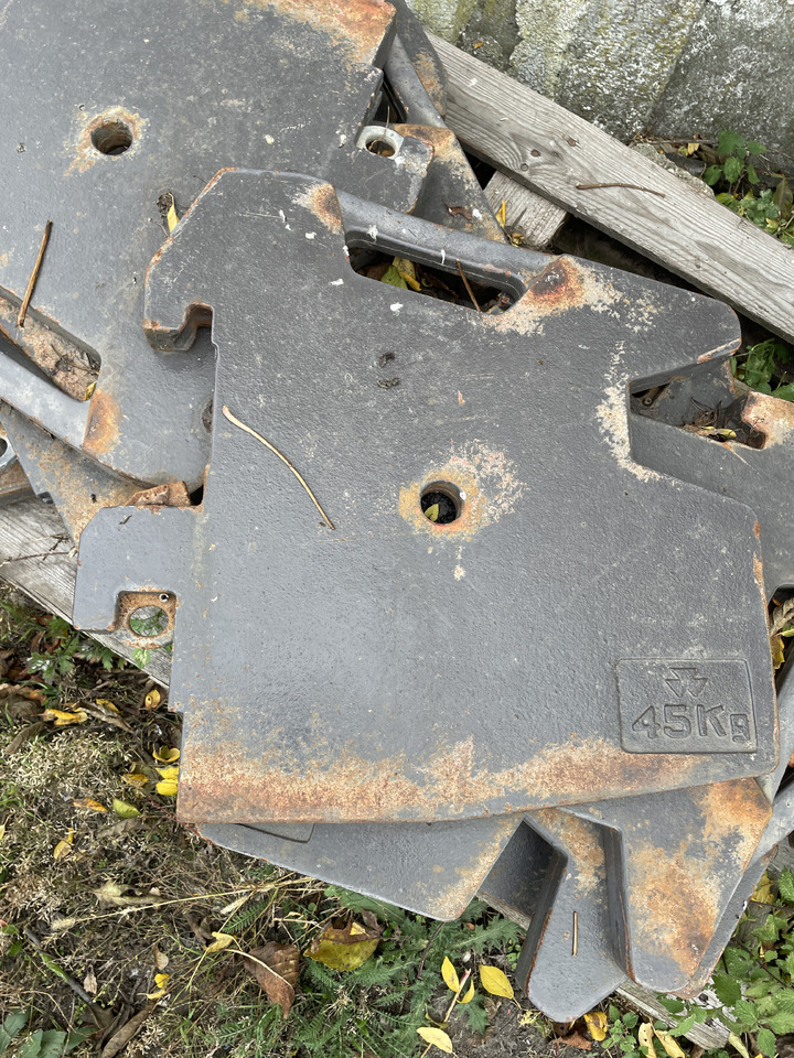 Massey Fergusson - obciążniki 45kg - Motvikt: bild 1 Massey Fergusson - obciążniki 45kg - Motvikt: bild 1