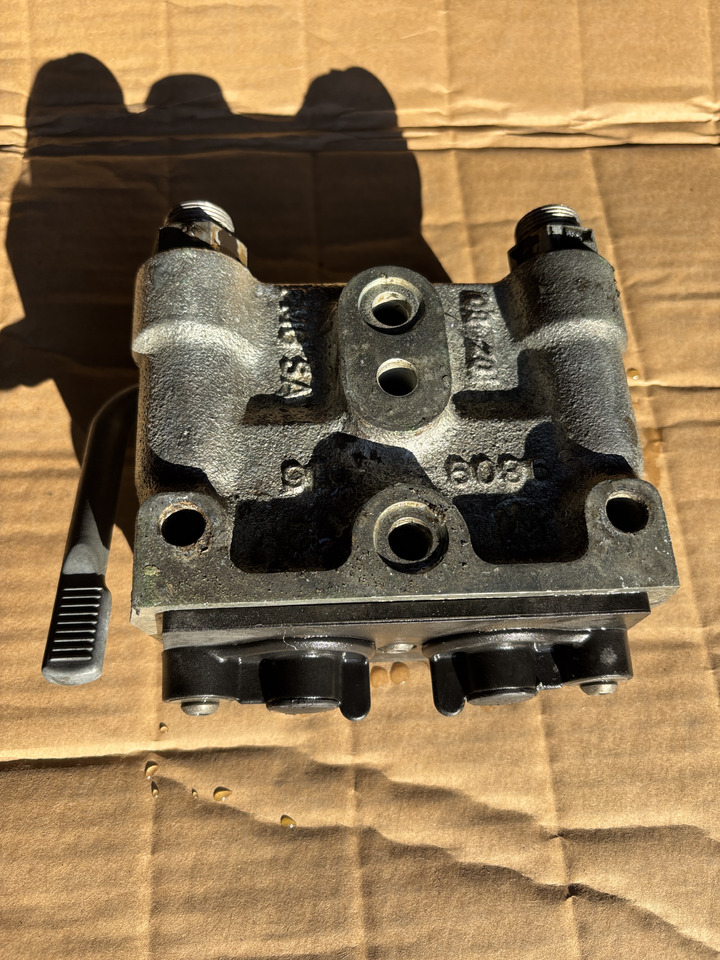 Massey Fergusson - zawór gniazdo hydrauliczne 3796260M1 ACP0307080 - Hydraulventil för Lantbruksmaskiner: bild 3 Massey Fergusson - zawór gniazdo hydrauliczne 3796260M1 ACP0307080 - Hydraulventil för Lantbruksmaskiner: bild 3