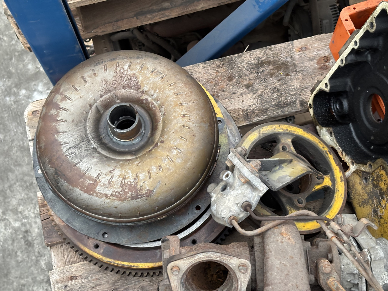 Perkins 4.236 4.248 Pokrywa Rozrządu Korbowód Tłok Miska Olejowa Tryb Koło Zamachowe CZĘŚCI - Svänghjul för Lantbruksmaskiner: bild 5 Perkins 4.236 4.248 Pokrywa Rozrządu Korbowód Tłok Miska Olejowa Tryb Koło Zamachowe CZĘŚCI - Svänghjul för Lantbruksmaskiner: bild 5