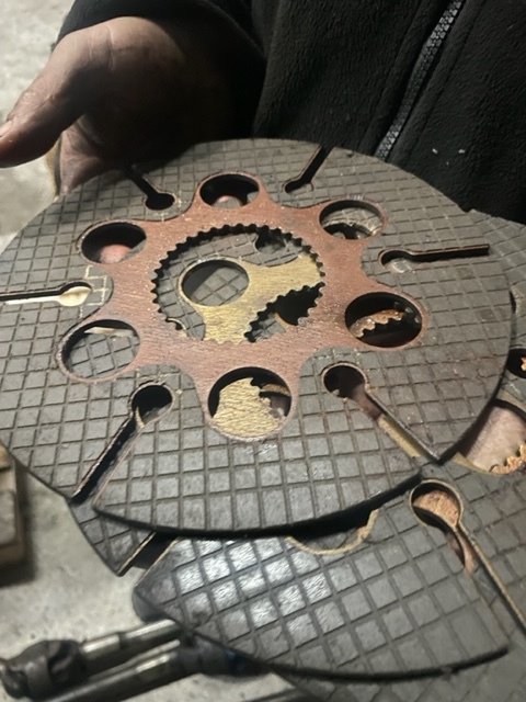 Tarcze hamulcowe carraro claas ranger cat th , Faresin , deutz Agrovector , manitou - Bromsskivor för Teleskoplastar: bild 1 Tarcze hamulcowe carraro claas ranger cat th , Faresin , deutz Agrovector , manitou - Bromsskivor för Teleskoplastar: bild 1