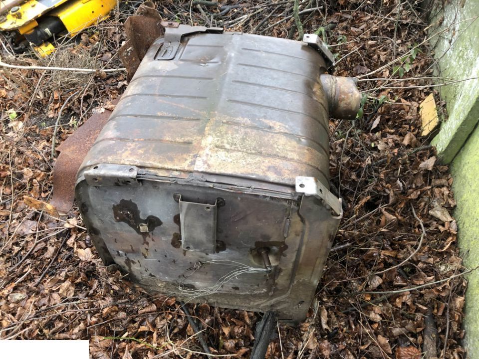 Tłumik Spalin Claas Jaguar 860 - Ljuddämpare för Lantbruksmaskiner: bild 1 Tłumik Spalin Claas Jaguar 860 - Ljuddämpare för Lantbruksmaskiner: bild 1