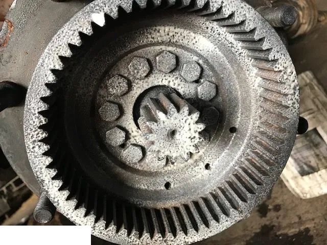 VALTRA 800 - Most Przedni - Framaxel för Lantbruksmaskiner: bild 1 VALTRA 800 - Most Przedni - Framaxel för Lantbruksmaskiner: bild 1