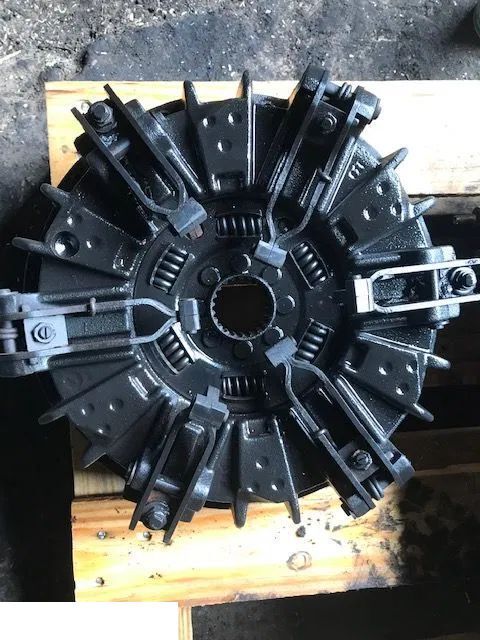 Valtra 900 - Docisk Sprzęgła - Kopplingstryckplatta för Lantbruksmaskiner: bild 1 Valtra 900 - Docisk Sprzęgła - Kopplingstryckplatta för Lantbruksmaskiner: bild 1