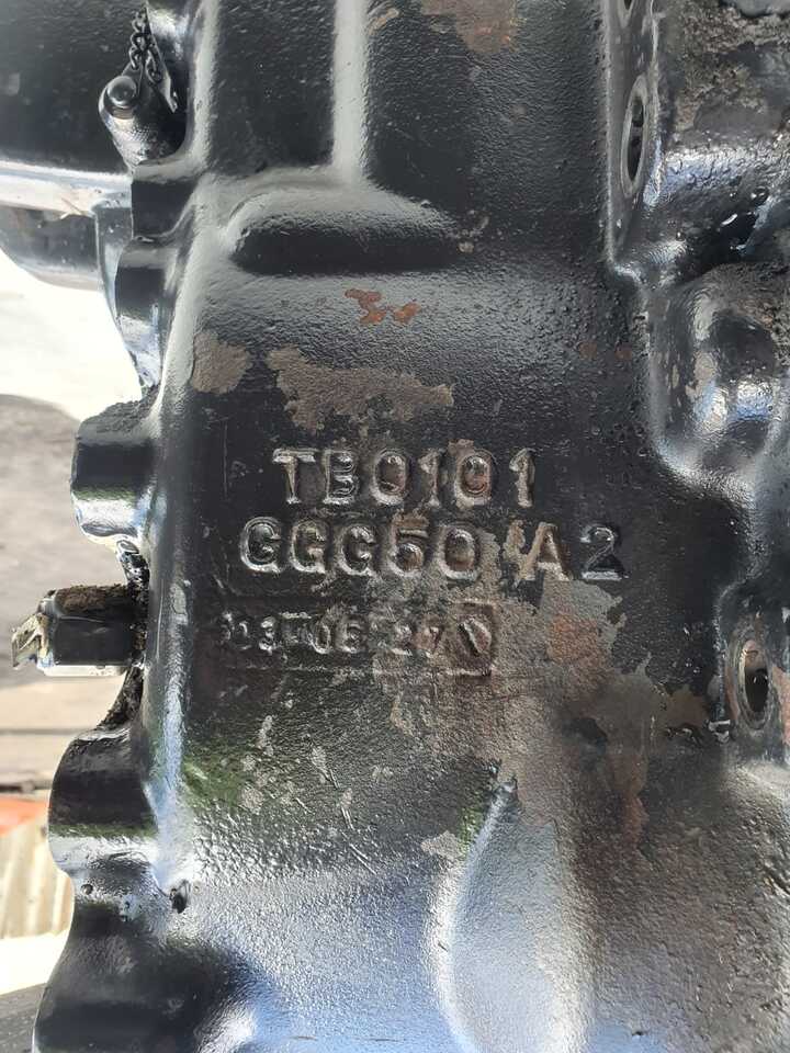 Valtra T160 - Zwolnica - Zwrotnica - Półoś - Skrzynia - Silnik - Siłowniki - Tylny WOM - Styrspindel för Lantbruksmaskiner: bild 4 Valtra T160 - Zwolnica - Zwrotnica - Półoś - Skrzynia - Silnik - Siłowniki - Tylny WOM - Styrspindel för Lantbruksmaskiner: bild 4