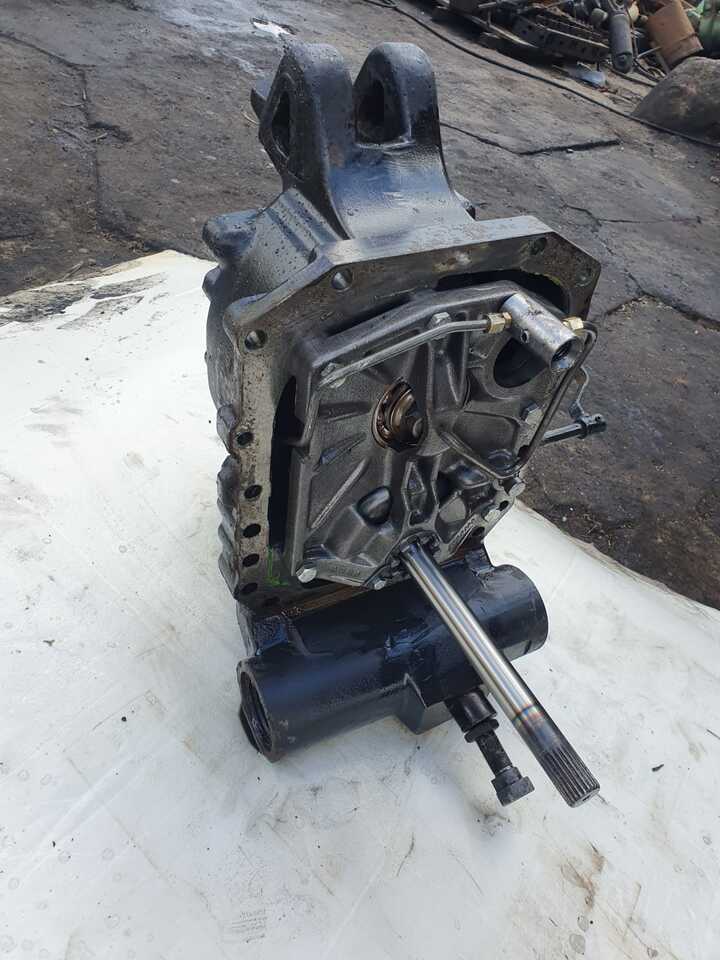 Valtra T180 - Zwolnica - Zwrotnica - Półoś - Skrzynia - Silnik - Siłowniki - Tylny WOM - Styrspindel för Lantbruksmaskiner: bild 1 Valtra T180 - Zwolnica - Zwrotnica - Półoś - Skrzynia - Silnik - Siłowniki - Tylny WOM - Styrspindel för Lantbruksmaskiner: bild 1