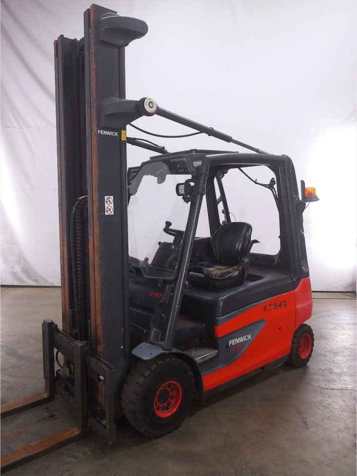 Linde E30L-01 - Eltruck: bild 1 Linde E30L-01 - Eltruck: bild 1