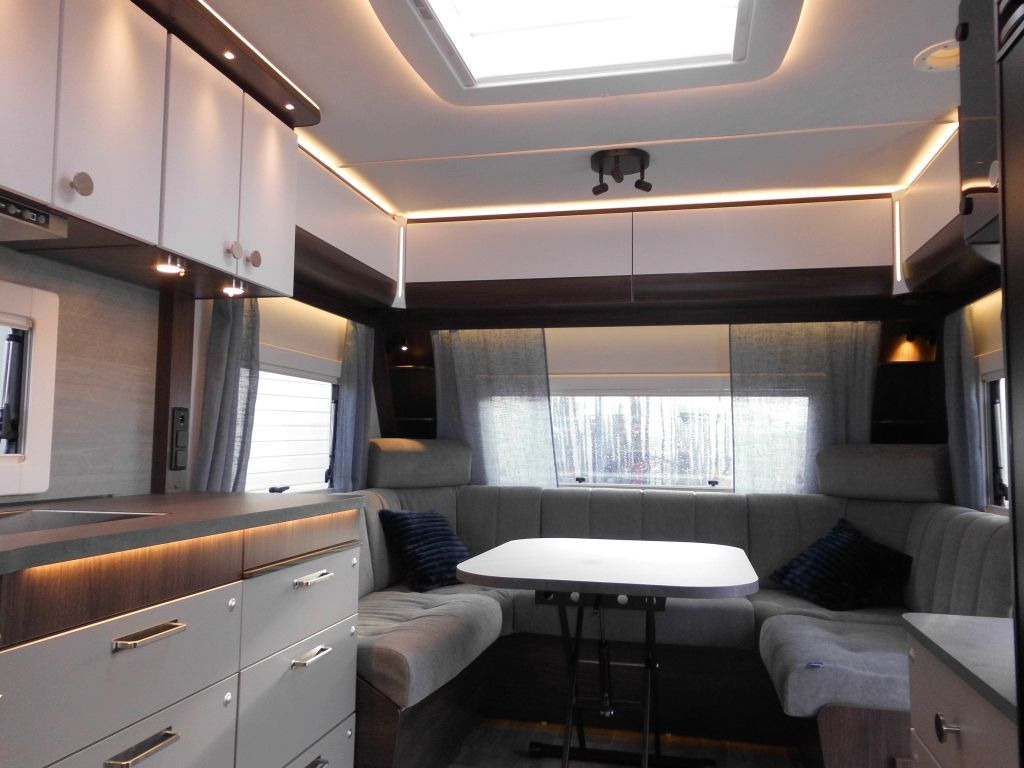 Polar 650 BSA Blueline Heckbad Einzelbetten 2xALDE ++ - Husvagn: bild 1 Polar 650 BSA Blueline Heckbad Einzelbetten 2xALDE ++ - Husvagn: bild 1