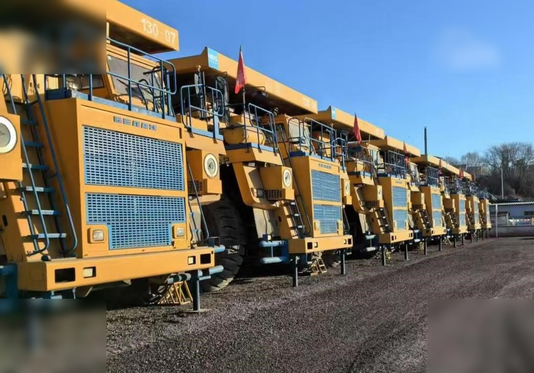 2009 BELAZ 75302 - Terränggående truck: bild 1 2009 BELAZ 75302 - Terränggående truck: bild 1