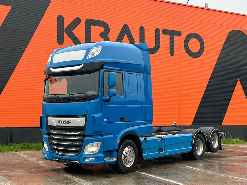 DAF XF 530 6x2 PTO / CHASSIS L=6074 mm - Chassi lastbil: bild 1 DAF XF 530 6x2 PTO / CHASSIS L=6074 mm - Chassi lastbil: bild 1