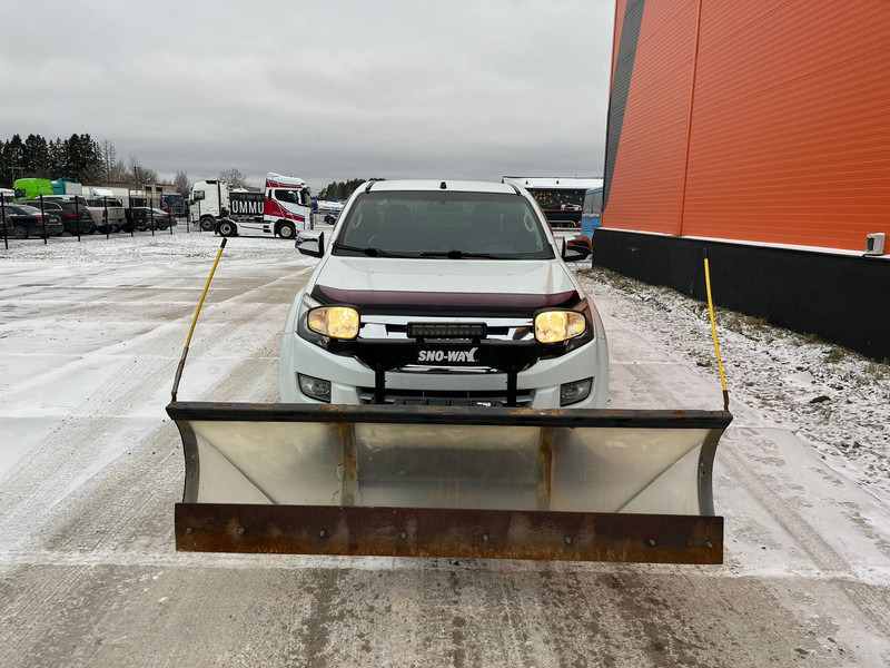 Isuzu D-max 4x4 SNOW PLOW & SPREADER - Pickup: bild 3 Isuzu D-max 4x4 SNOW PLOW & SPREADER - Pickup: bild 3
