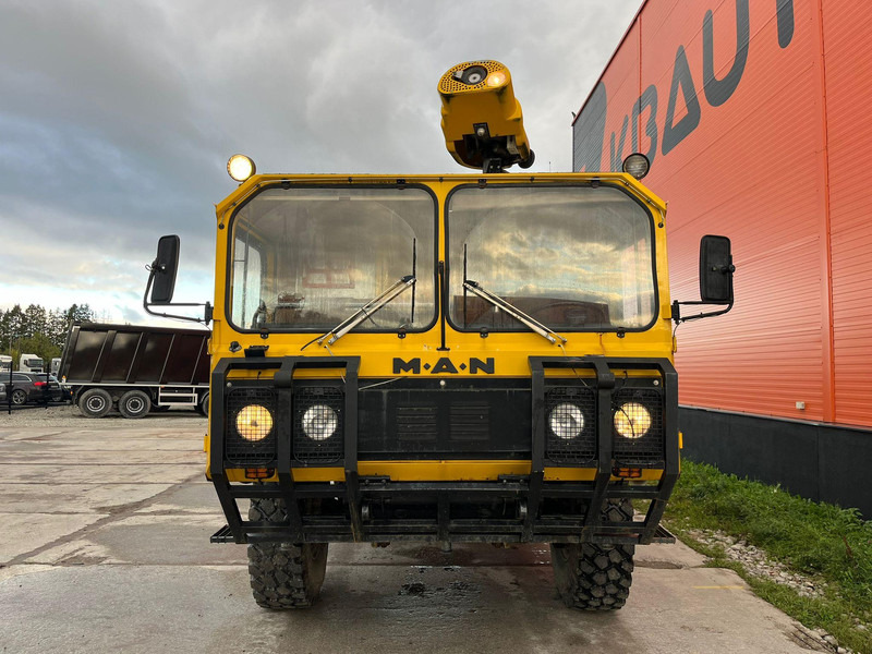 MAN DAF 14.440 4x4 Rosenbauer R280HN2 / 2800 l/min - 15 bar / 300 l/min - 40 bar / tanks 178 + 1546 l - Släck/ Räddningsvagn: bild 3 MAN DAF 14.440 4x4 Rosenbauer R280HN2 / 2800 l/min - 15 bar / 300 l/min - 40 bar / tanks 178 + 1546 l - Släck/ Räddningsvagn: bild 3