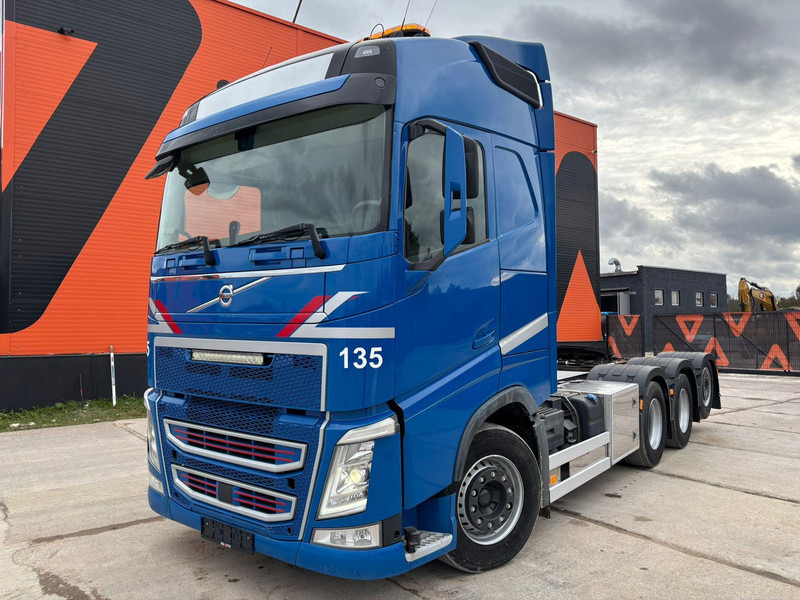 Volvo FH 500 8x4*4 FOR SALE AS CHASSIS / GCW 70 ton / PTO / CHASSIS L=6420 mm - Chassi lastbil: bild 2 Volvo FH 500 8x4*4 FOR SALE AS CHASSIS / GCW 70 ton / PTO / CHASSIS L=6420 mm - Chassi lastbil: bild 2