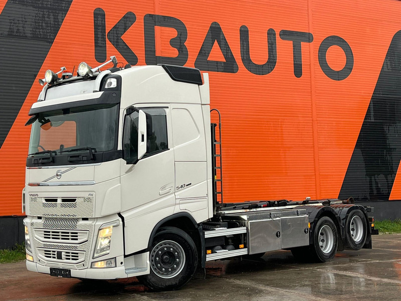 Volvo FH 540 6x4 HIAB 21 ton / L=5600 mm / RETARDER / TANDEM AXLE LIFT - Lastväxlare lastbil: bild 1 Volvo FH 540 6x4 HIAB 21 ton / L=5600 mm / RETARDER / TANDEM AXLE LIFT - Lastväxlare lastbil: bild 1