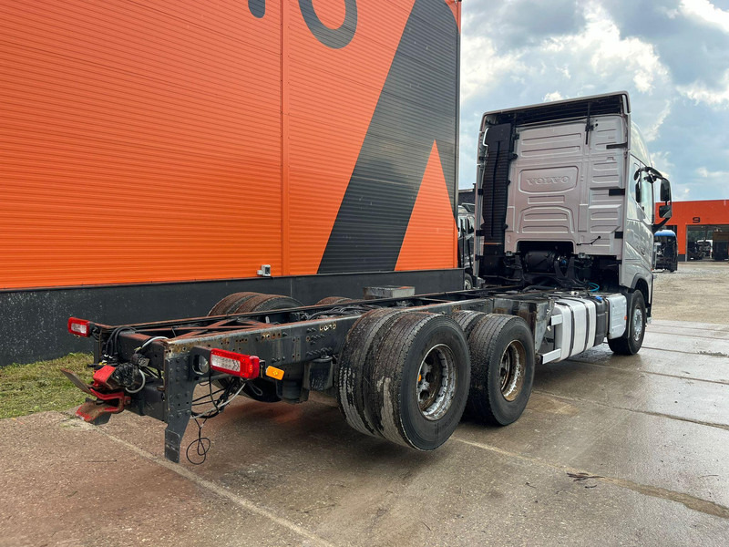 Volvo FH 750 6x4 CHASSIS L=6970 / RETARDER / PTO / TANDEM AXLE LIFT - Chassi lastbil: bild 5 Volvo FH 750 6x4 CHASSIS L=6970 / RETARDER / PTO / TANDEM AXLE LIFT - Chassi lastbil: bild 5