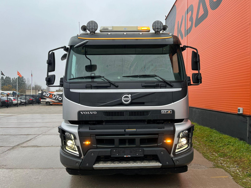 Volvo FMX 500 8x4 SARAKA HR-11 / 10 m3 + CHUTE 10 m / TANDEM AXLE LIFT - Betongbil: bild 2 Volvo FMX 500 8x4 SARAKA HR-11 / 10 m3 + CHUTE 10 m / TANDEM AXLE LIFT - Betongbil: bild 2