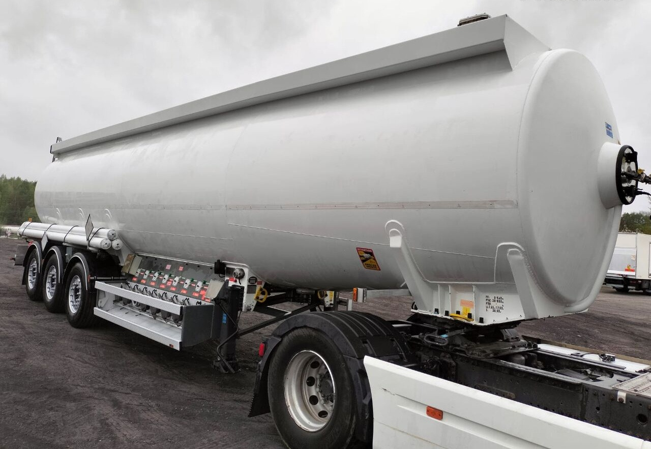 Magyar - Tanktrailer: bild 5 Magyar - Tanktrailer: bild 5