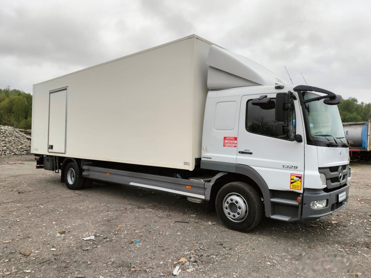 Mercedes-Benz ATEGO 1329 - Isotermiska lastbil: bild 2 Mercedes-Benz ATEGO 1329 - Isotermiska lastbil: bild 2