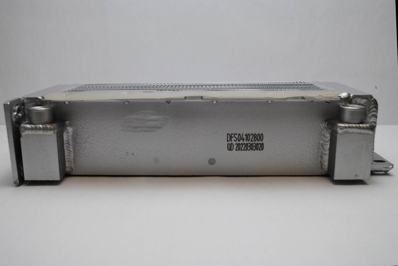 Oliekoeler 04102800 / 04281090 voor Deutz BF4L2011, D2011 L04 I, TD2011 - Oljekylare för Byggmaskiner: bild 5 Oliekoeler 04102800 / 04281090 voor Deutz BF4L2011, D2011 L04 I, TD2011 - Oljekylare för Byggmaskiner: bild 5