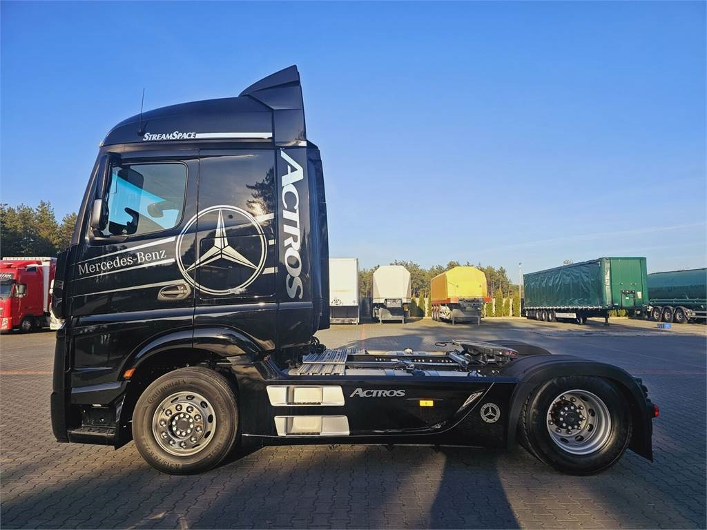 Mercedes-Benz ACTROS 1843 - Dragbil: bild 2 Mercedes-Benz ACTROS 1843 - Dragbil: bild 2