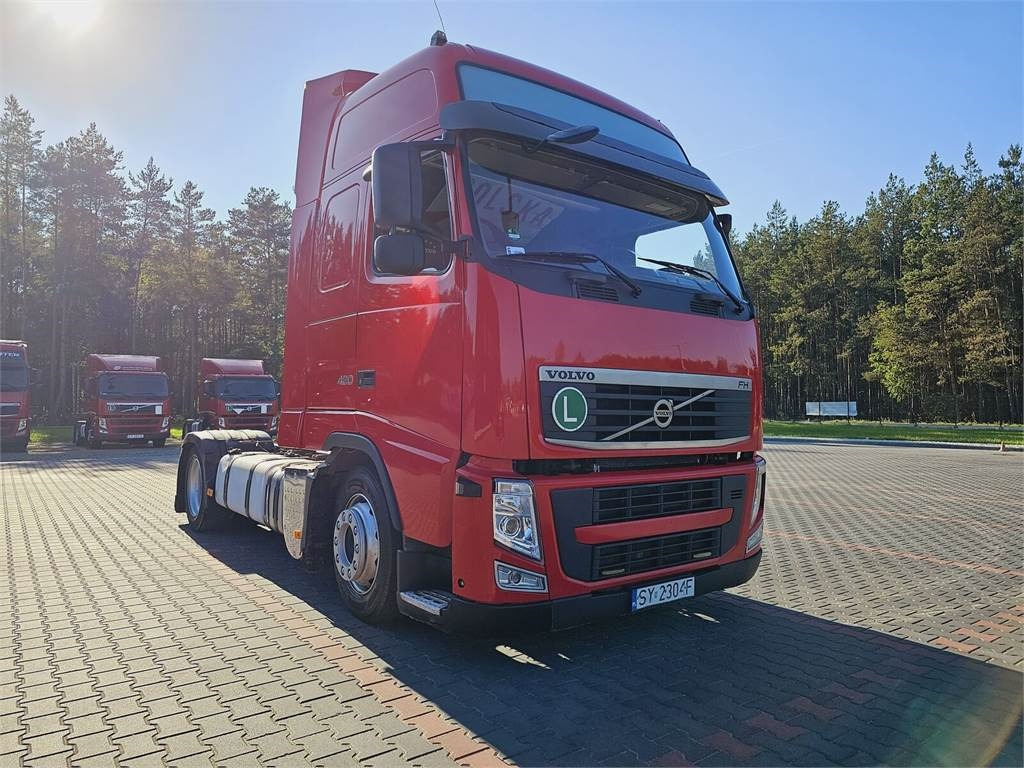 Volvo FH13 XXL MANUAL 420 EURO 5 2011 r MEGA LOW DECK - Dragbil: bild 1 Volvo FH13 XXL MANUAL 420 EURO 5 2011 r MEGA LOW DECK - Dragbil: bild 1