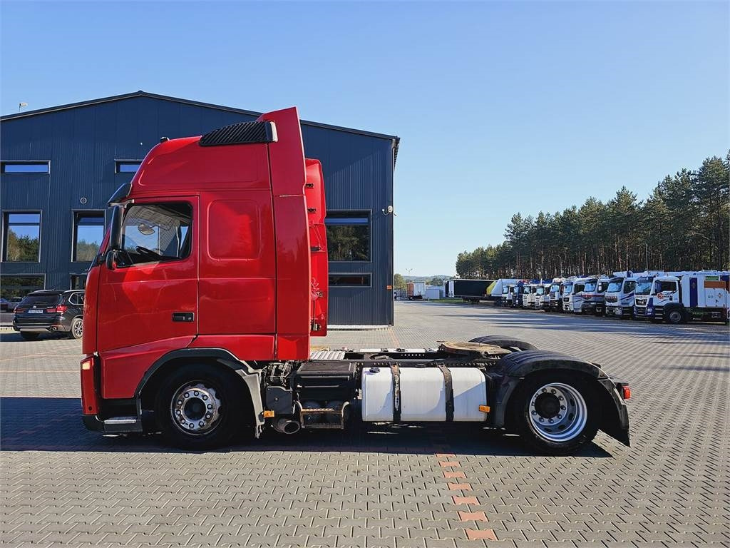 Volvo FH13 XXL MANUAL 420 EURO 5 2011 r MEGA LOW DECK - Dragbil: bild 3 Volvo FH13 XXL MANUAL 420 EURO 5 2011 r MEGA LOW DECK - Dragbil: bild 3