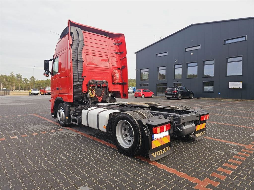 Volvo FH13 XXL NEW TIRES MANUAL 420 EURO 5 2011 - Dragbil: bild 4 Volvo FH13 XXL NEW TIRES MANUAL 420 EURO 5 2011 - Dragbil: bild 4