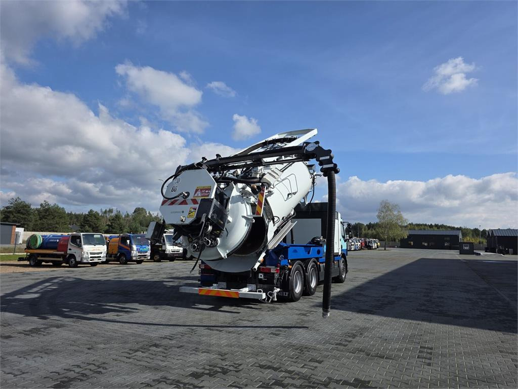 Renault 6x4 WUKO RIVARD RECYTLING for collecting liquid wa - Sugbil: bild 1 Renault 6x4 WUKO RIVARD RECYTLING for collecting liquid wa - Sugbil: bild 1