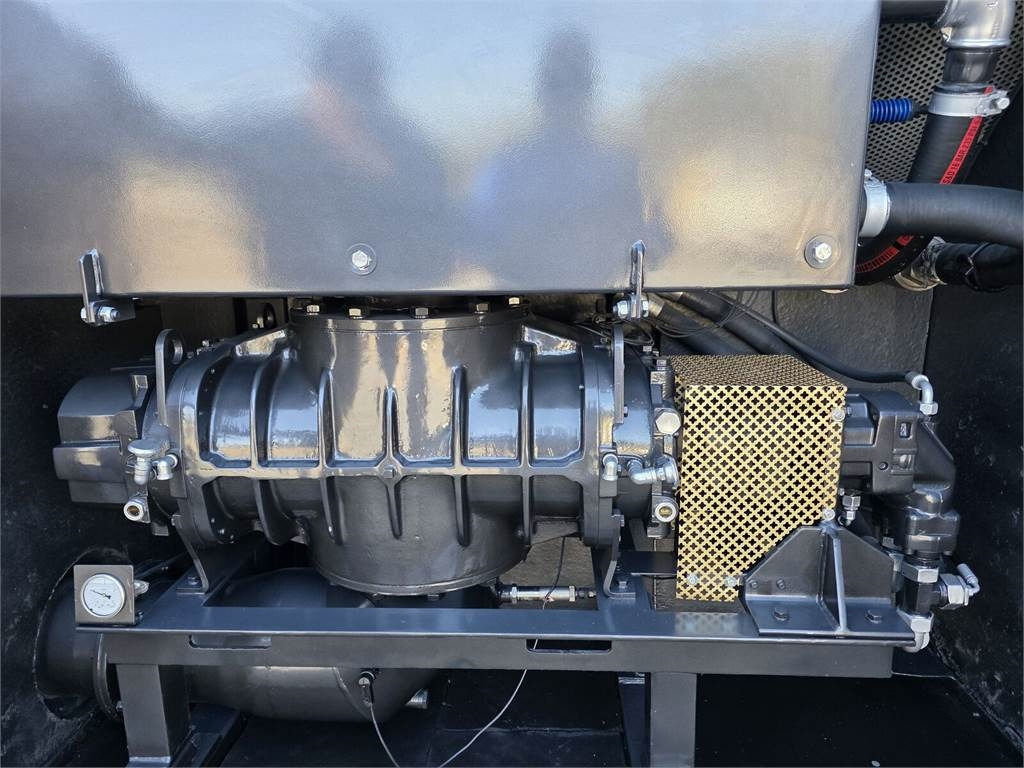 Sugbil Scania Larsen FlexVac 311 Vacuum suction loader: bild 15