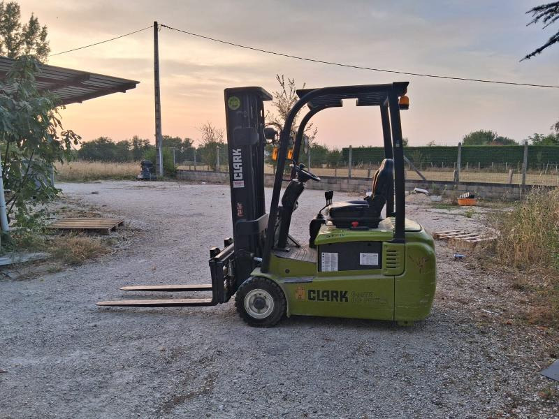 Clark GTX16 - Eltruck: bild 1 Clark GTX16 - Eltruck: bild 1