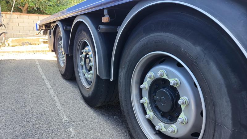 Fruehauf Plateau (Location / Rent) - Flaktrailer: bild 5 Fruehauf Plateau (Location / Rent) - Flaktrailer: bild 5