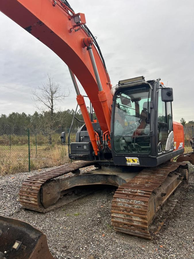 Hitachi ZX210LC 6 - Bandgrävare: bild 1 Hitachi ZX210LC 6 - Bandgrävare: bild 1