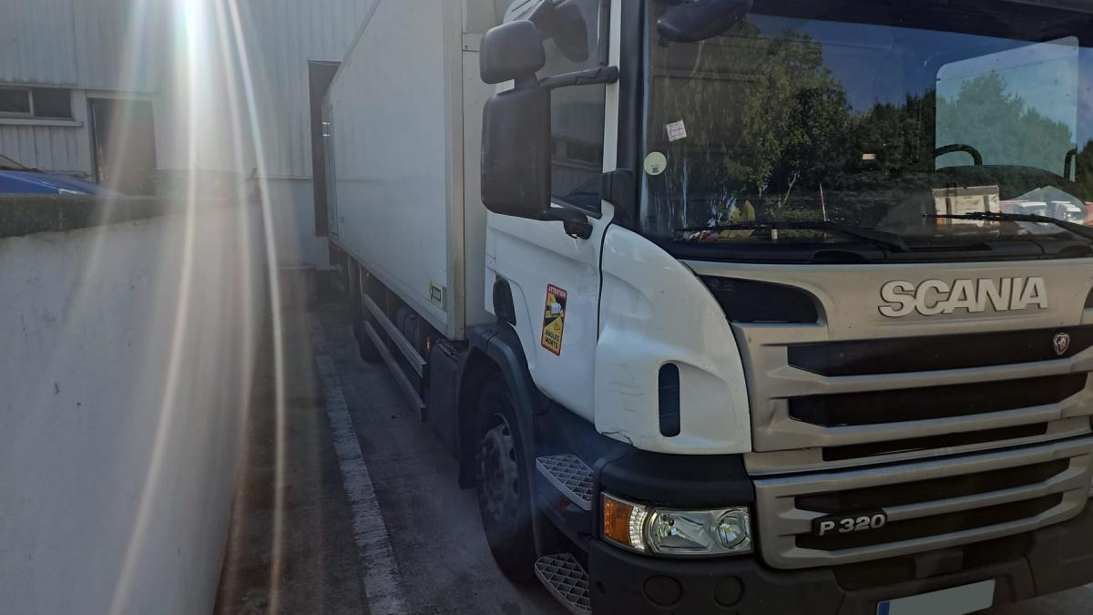 Scania P 320 - Kylbil lastbil: bild 2 Scania P 320 - Kylbil lastbil: bild 2