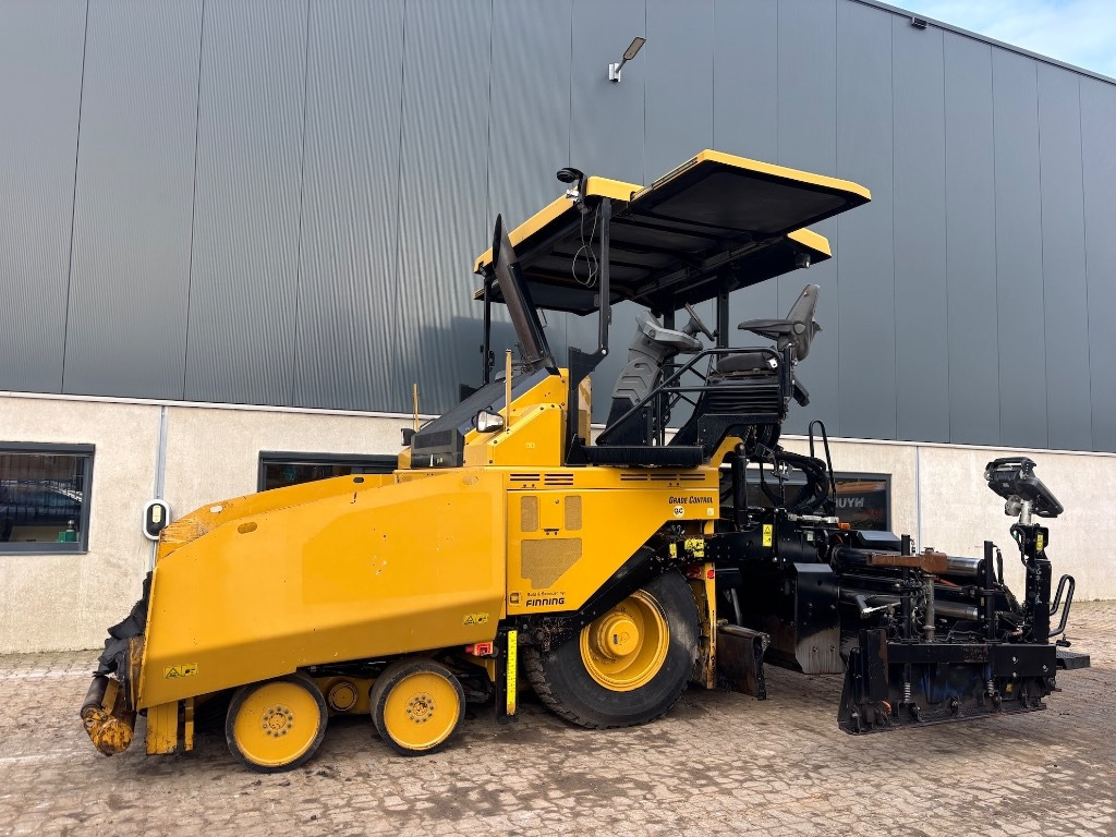 CAT AP 500 F - AP500 Asphalt Paver - Asfaltläggare: bild 1 CAT AP 500 F - AP500 Asphalt Paver - Asfaltläggare: bild 1